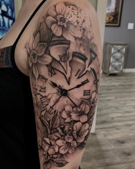 Hector Concepcion - Broken clock and flowers tattoo